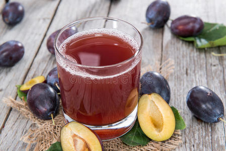 李子汁图片