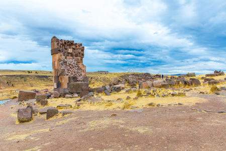 在秘鲁，南美洲，西里斯塔尼的葬礼塔印加史前遗迹，提提卡卡湖地区。
