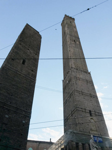 意大利博洛尼亚的两座塔，又称意大利博洛尼亚的塔