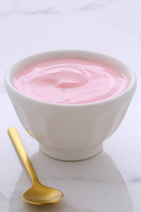浆果法国风格酸奶