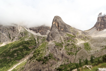 Sexten 多洛米蒂山 Hohe Leist 在南蒂罗尔，意大利的云彩