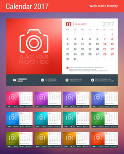 2017 年的桌子日历模板。设计模板与照片的地方。每周星期一开始。矢量图