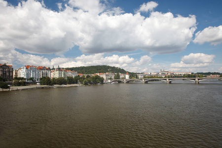 美丽的伏尔塔瓦河, 吉拉塞克桥。布拉格