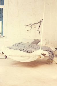 床，斯堪的纳维亚风格，灰色格子