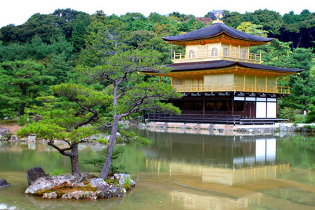 日本京都的金阁寺金亭，