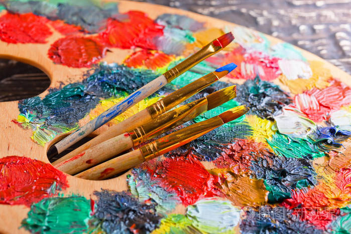 颜料和画笔的绘图