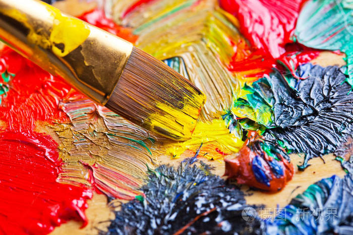 颜料和画笔的绘图