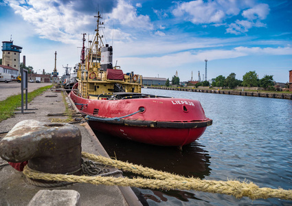 拉脱维亚利耶帕亚2016 年 7 月 24 日 两船停泊在海港