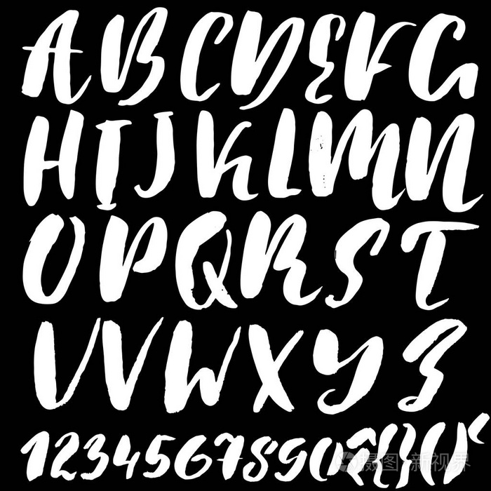 手绘制的字体由干画笔描边.grunge 风格字母表
