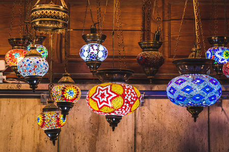 令人惊异的传统的手工制作的土耳其的灯