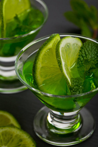 圣帕特里克节的绿色饮料