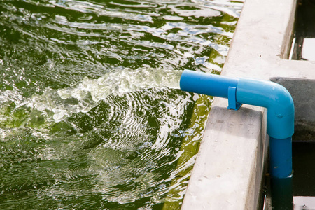 乡间小溪水流图片