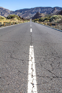 熔岩和火山在特内里费岛上道路