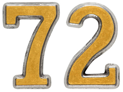 金属数字 72,七十二岁,白色背景上孤立照片