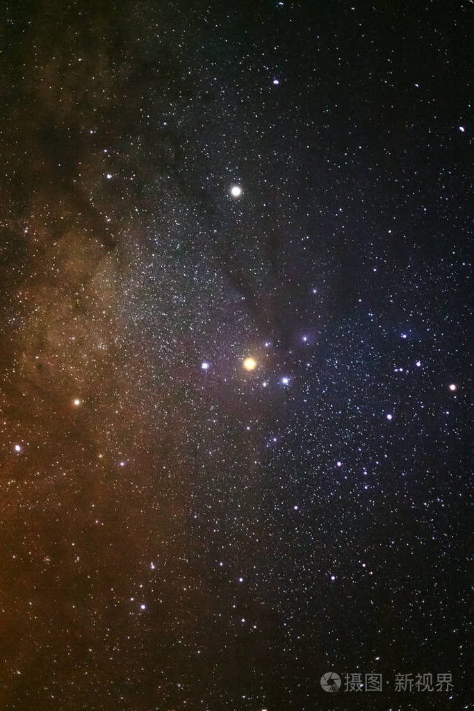 心宿二地区银河系的广角视图照片-正版商用图片0wacov-摄图新视界