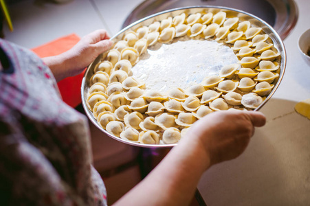 手板模型制作饺子在家里在厨房里