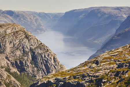 挪威的峡湾景观。Preikestolen 地区。挪威地标拉