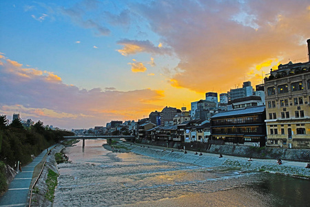 日本京都鸭川河店图片