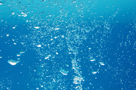 海水气泡背景 海水气泡从未褪色的地方看 海水中的氧气 冷凝器曝气气泡 海洋水的质地 泡沫潮背景 蓝色和白色自然纹理照片 正版商用图片141zbv 摄图新视界