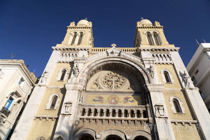 突尼斯哈比卜布尔吉巴大道的圣保罗大教堂