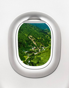 村庄在格鲁吉亚从飞机窗口中的视图