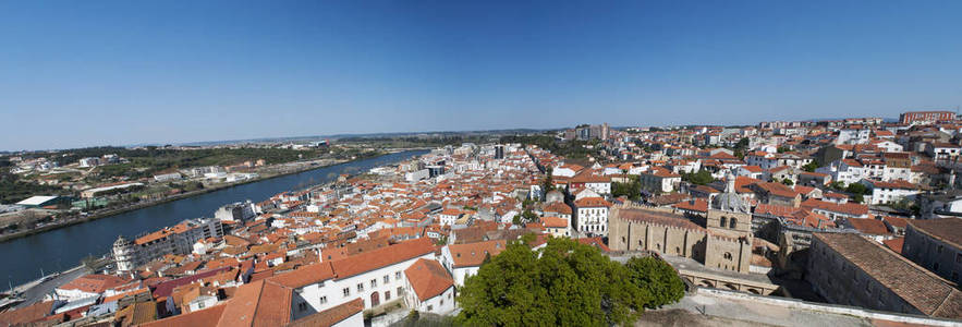 葡萄牙 构成的天际线的科英布拉的红色屋顶和宫殿的全景和旧城建筑