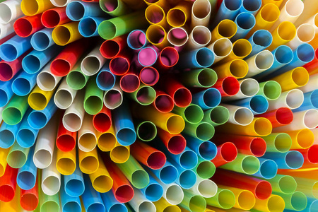抽象形象的多彩塑胶管