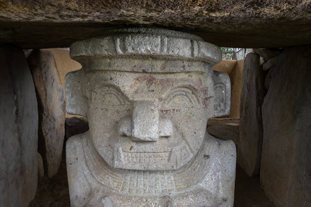 在哥伦比亚的古代雕像