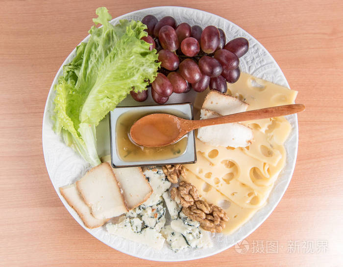 奶酪葡萄绿色沙拉