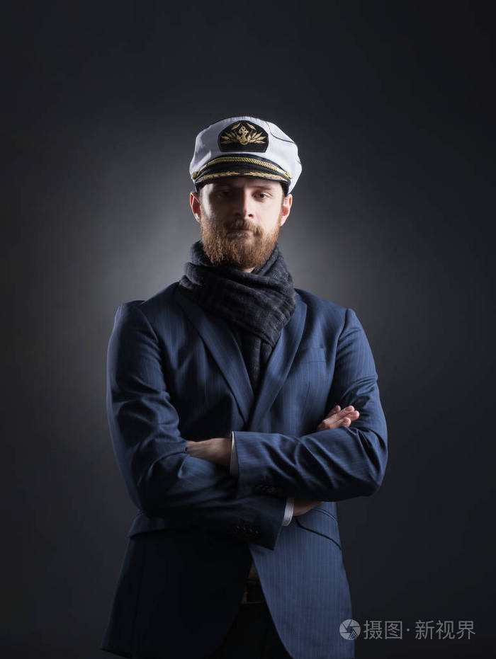 英俊船长的肖像