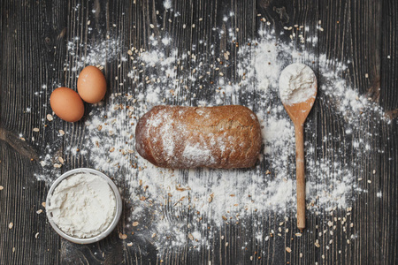烤自制面包的概念。药物的成分及作为它是