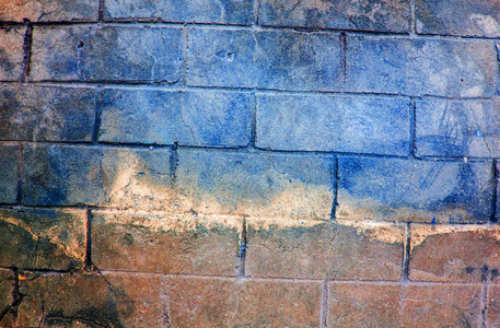旧肮脏的砖墙碎片与剥皮石膏纹理白色灰色黑色绿色绿色绿色石灰黄色橙色橙色栗色紫色粉红色绿松石, 石头表面与裂缝, 有用的背景色调
