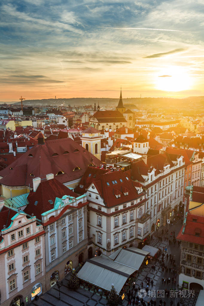 日落的布拉格老城的全景