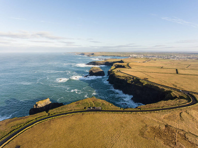 空中环头半岛中西部克莱尔，爱尔兰。Kilkee 海滩