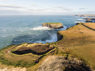 空中环头半岛中西部克莱尔，爱尔兰。Kilkee 海滩