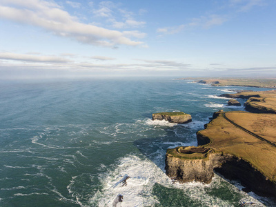 空中环头半岛中西部克莱尔，爱尔兰。Kilkee 海滩