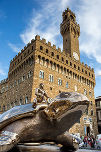 前佛罗伦萨旧宫巨型青铜龟雕像图片