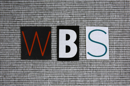 wbswbs (工作分解结构) 首字母缩略词在灰色的背景上照片