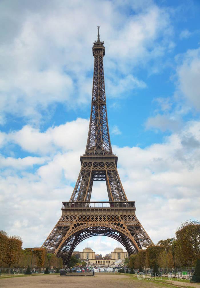 巴黎的艾菲尔铁塔的城市风光