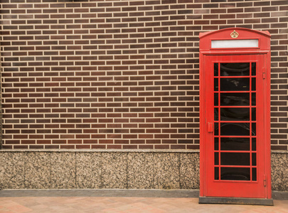 传统红色英国电话亭