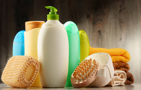 身体护理和美容产品的塑料瓶图片