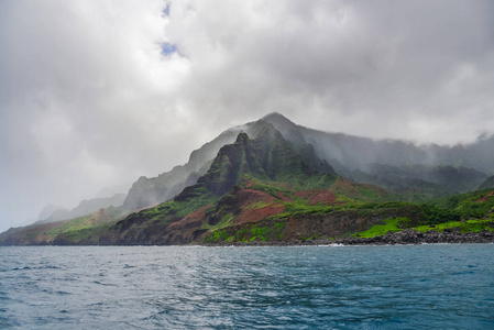 在考艾岛，夏威夷群岛 Napali 海岸