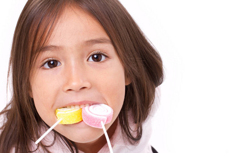 吃果冻可爱的小女孩玩,吃糖果冻甜甜的糖照片
