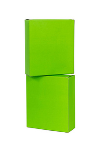 绿色框堆叠或绿色纸包装盒上白色孤立