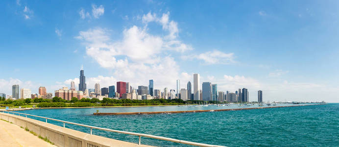 城市景观的芝加哥和密歇根湖图片