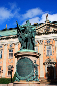 古斯塔沃  Erici 在 Riddarhuset 房子的币的雕像