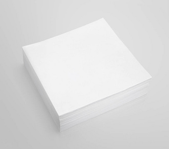 叠的空白床单图片