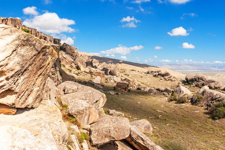 戈布斯坦岩石艺术文化景观图片