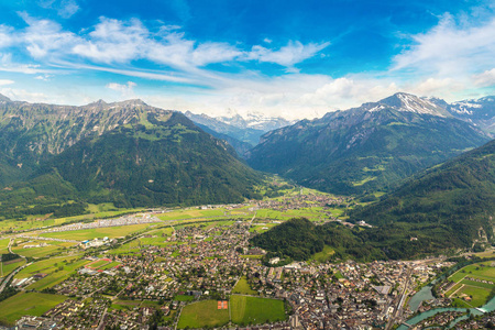 因特拉肯的全景 airview