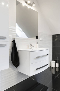 现代设计舒适的浴室域名详细说明